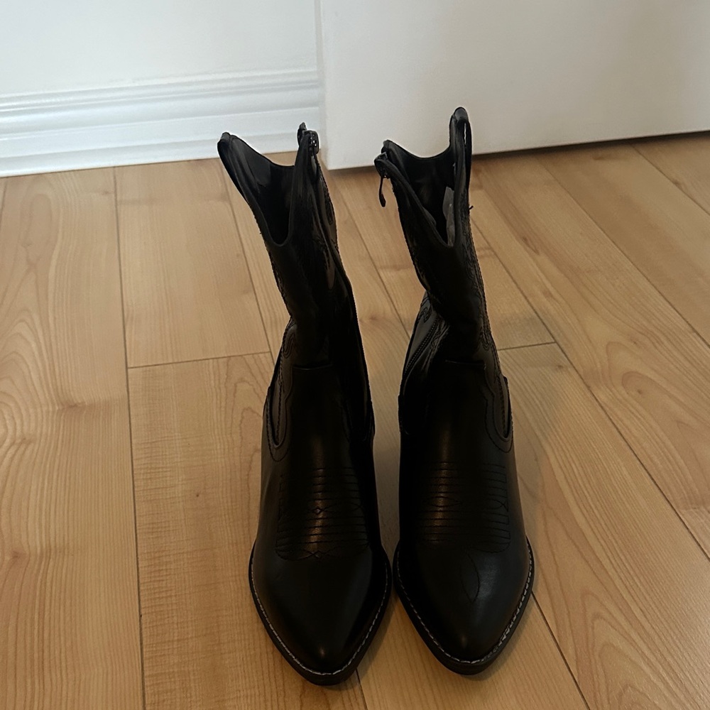 Dream Pairs Black Heeled Cowboy Boot
